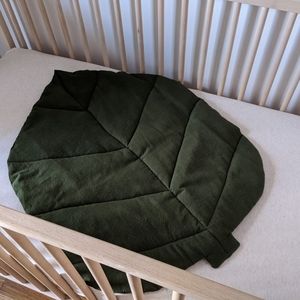 Leaf play mat